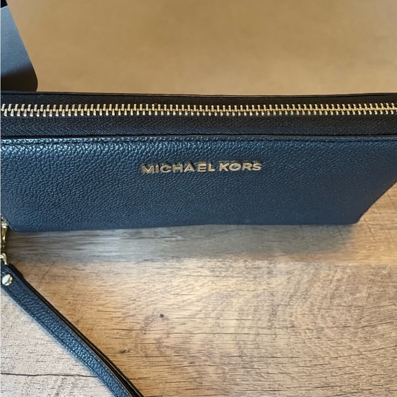 NWOT - Michael Kors Wallet/Wristlet - Picture 7 of 7